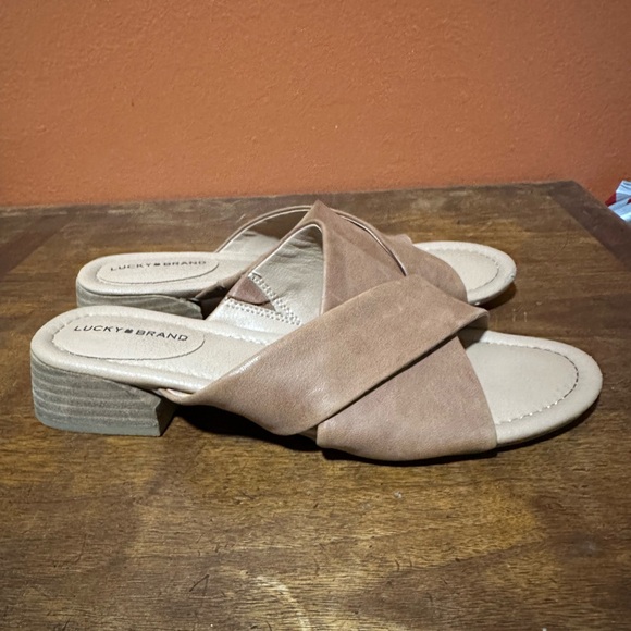 Lucky Brand Ramundy Low Heel Sandal - Picture 2 of 10